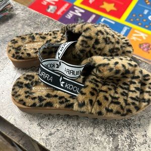 Kookaburra by ugg cheetah sandals size 10
